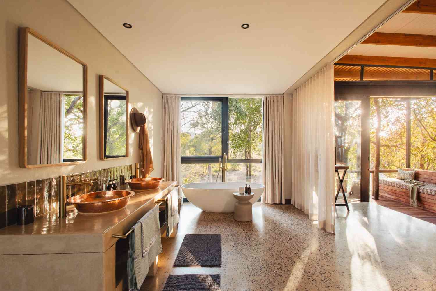 safari suites