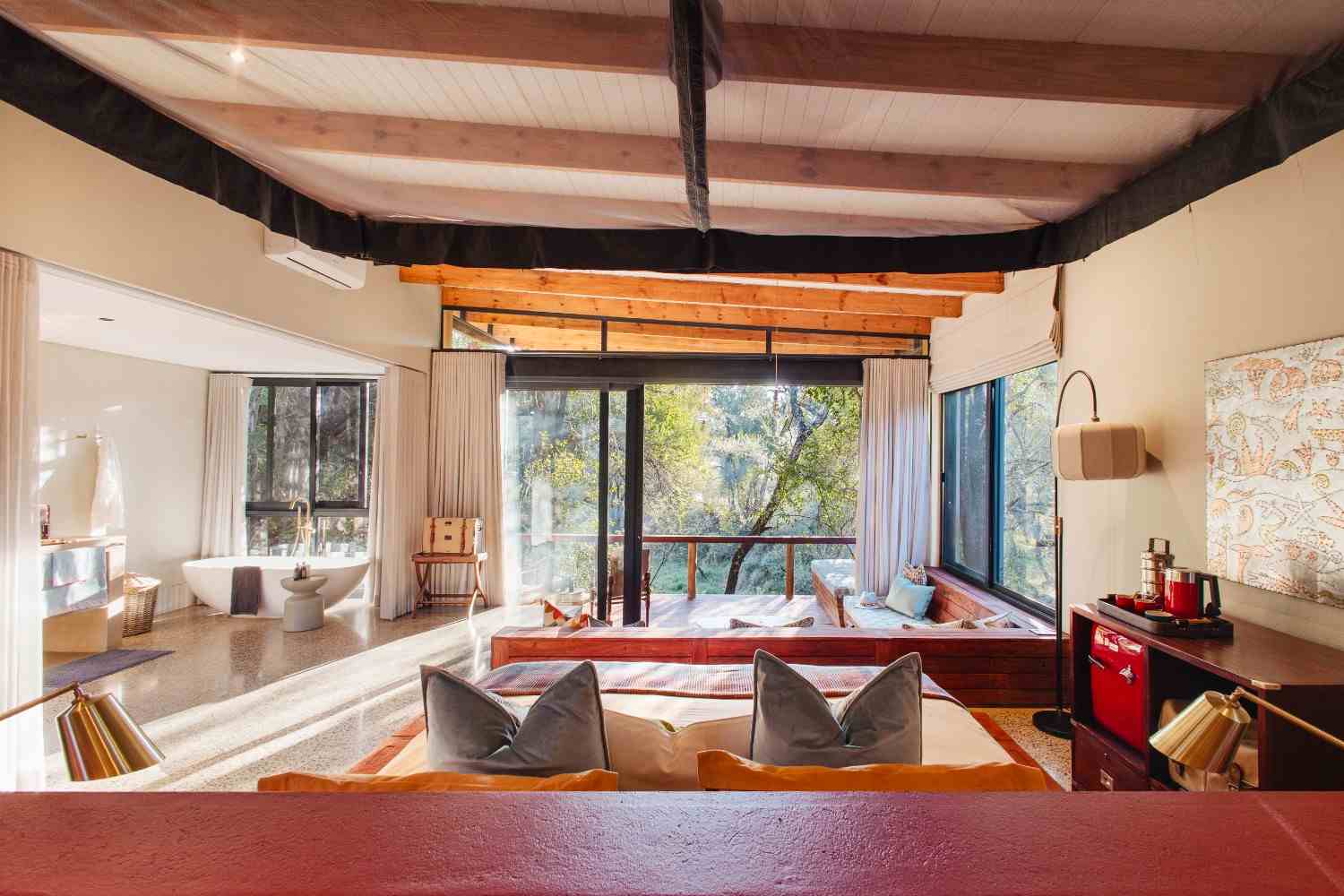 safari suites